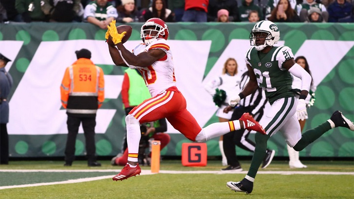 Fantasy Football: Pick Up Tyreek Hill In Dynasty Football Leagues